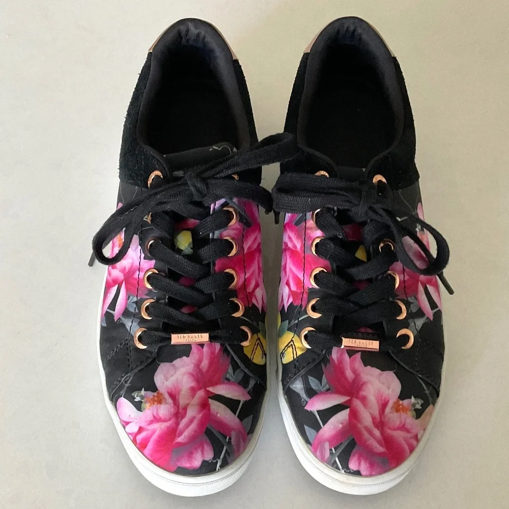 TED BAKER LONDON  Jockei Floral Sneakers Leather Detail Size 9